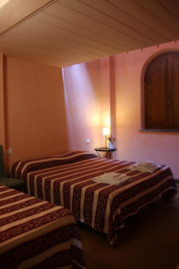 Casa Gaia Guest House ลุคคา ภายนอก รูปภาพ