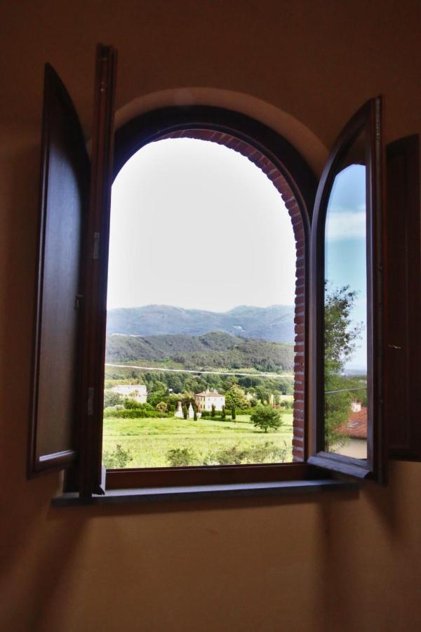 Casa Gaia Guest House ลุคคา ภายนอก รูปภาพ